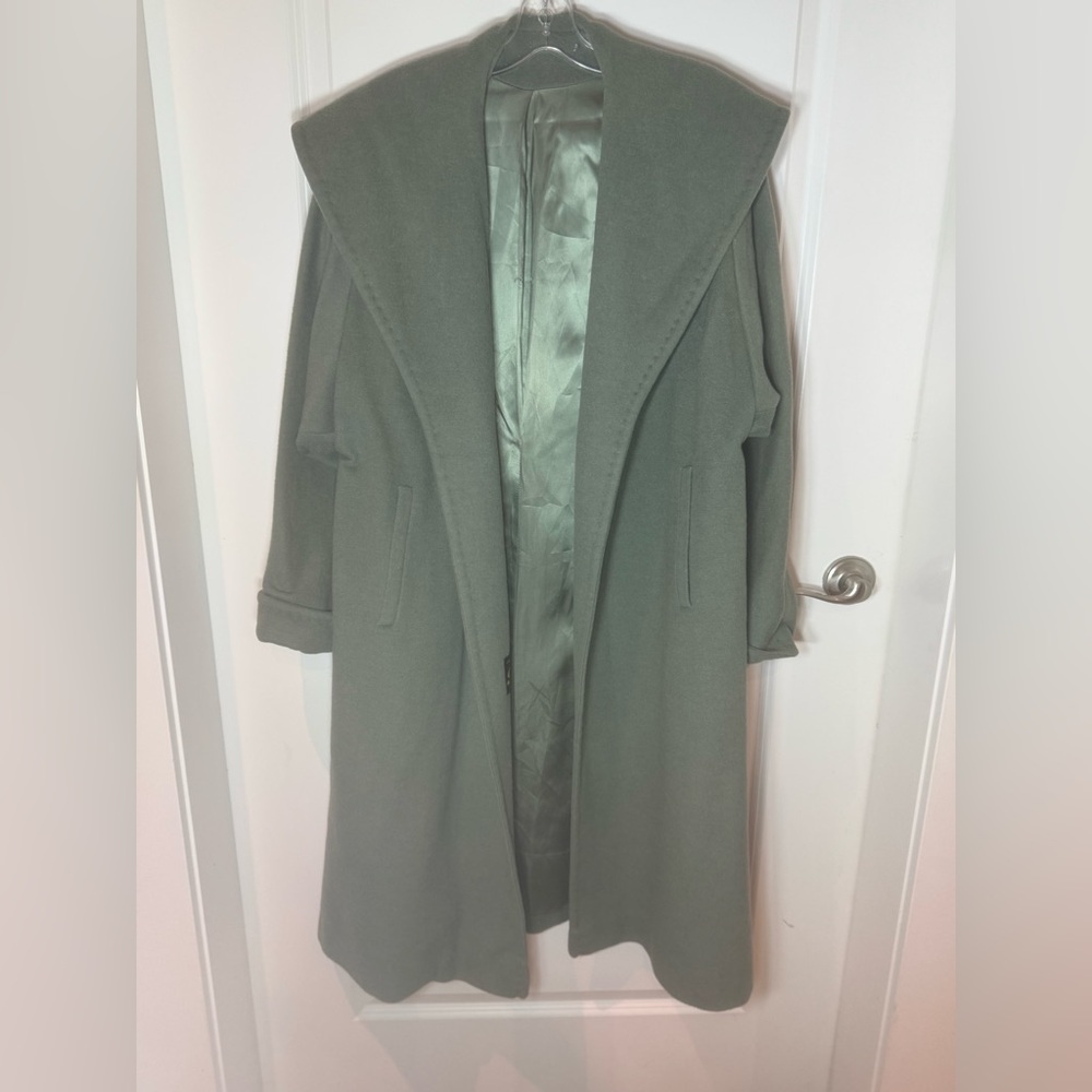 Vintage green coat - likely size M